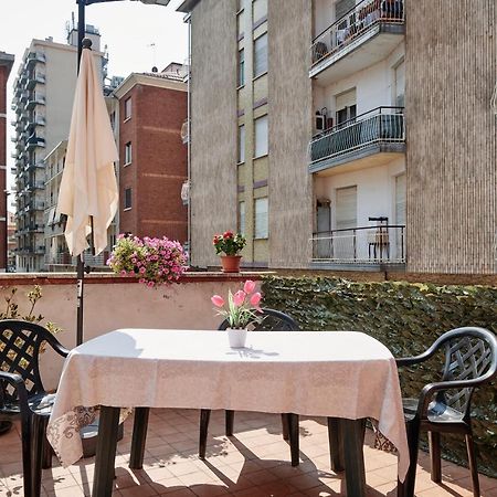 Terrazza Di Alfieri - Alloggio Con Terrazza Privata Nel Centro Di Asti Exteriör bild