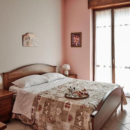 Terrazza Di Alfieri - Alloggio Con Terrazza Privata Nel Centro Di Asti Exteriör bild