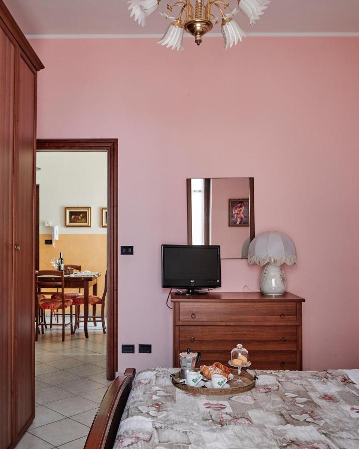 Terrazza Di Alfieri - Alloggio Con Terrazza Privata Nel Centro Di Asti Exteriör bild