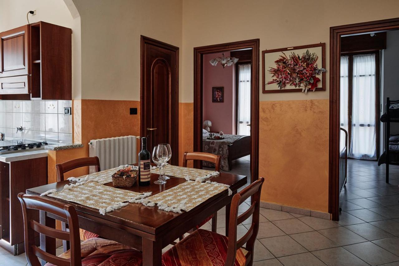 Terrazza Di Alfieri - Alloggio Con Terrazza Privata Nel Centro Di Asti Exteriör bild