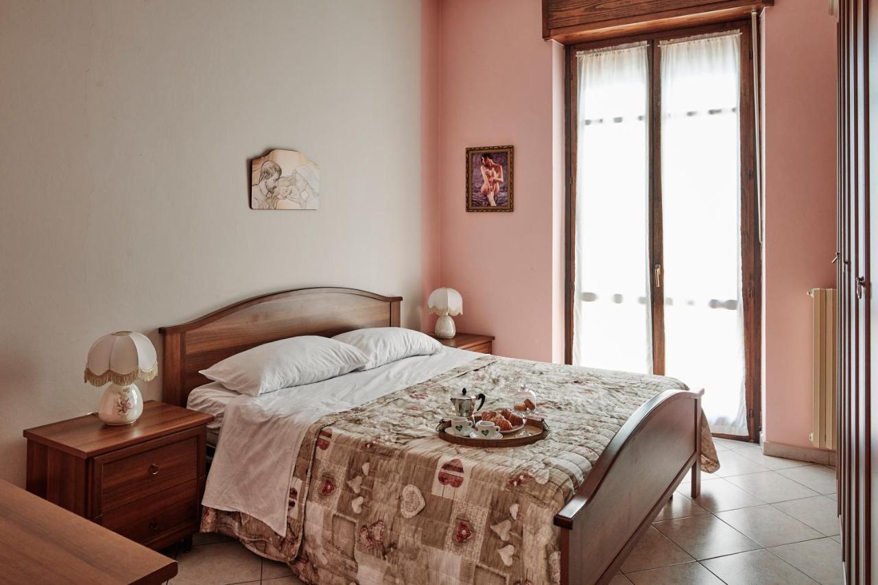 Terrazza Di Alfieri - Alloggio Con Terrazza Privata Nel Centro Di Asti Exteriör bild