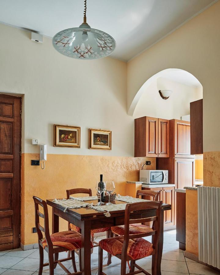 Terrazza Di Alfieri - Alloggio Con Terrazza Privata Nel Centro Di Asti Exteriör bild